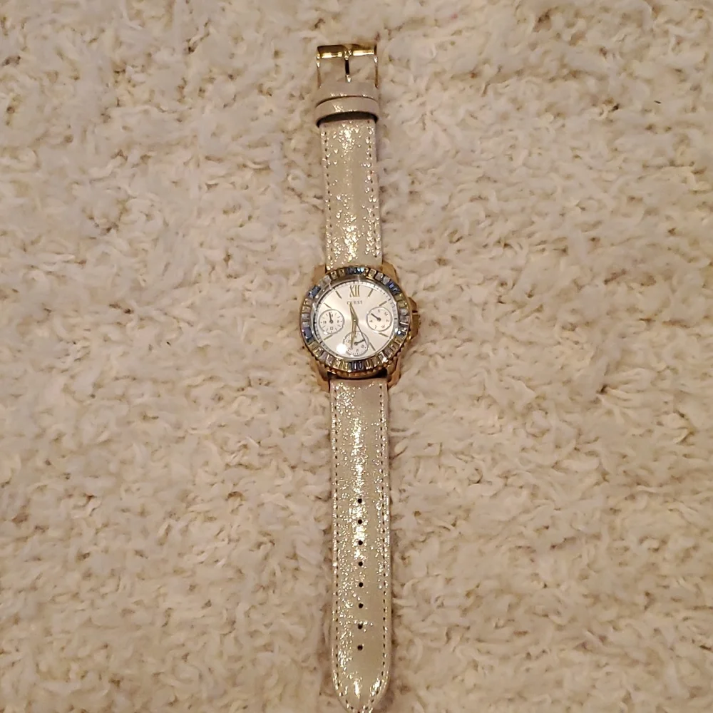 Guess Watch - Picture 3 of 7